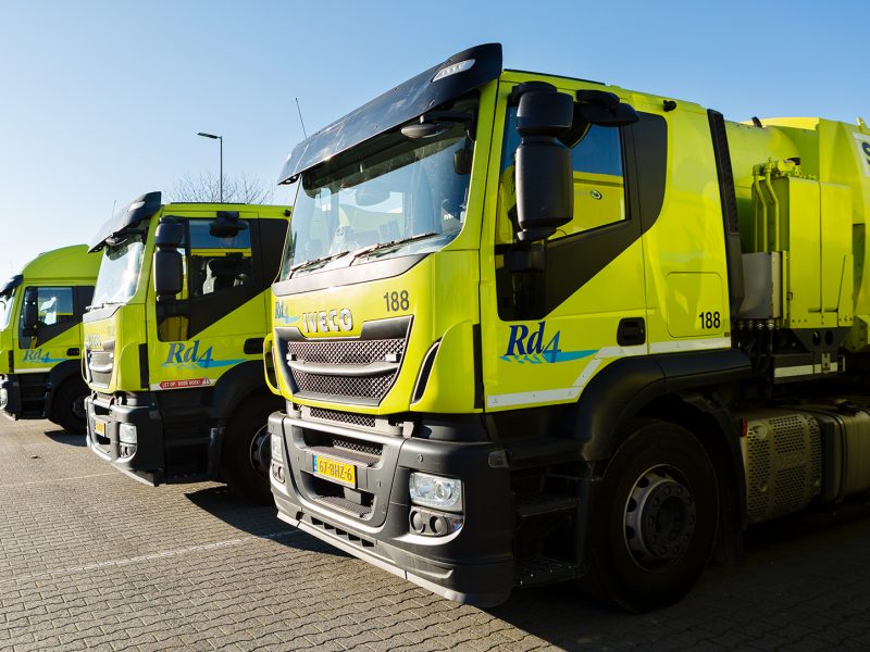 Meerdere Rd4 wagens op een rij.